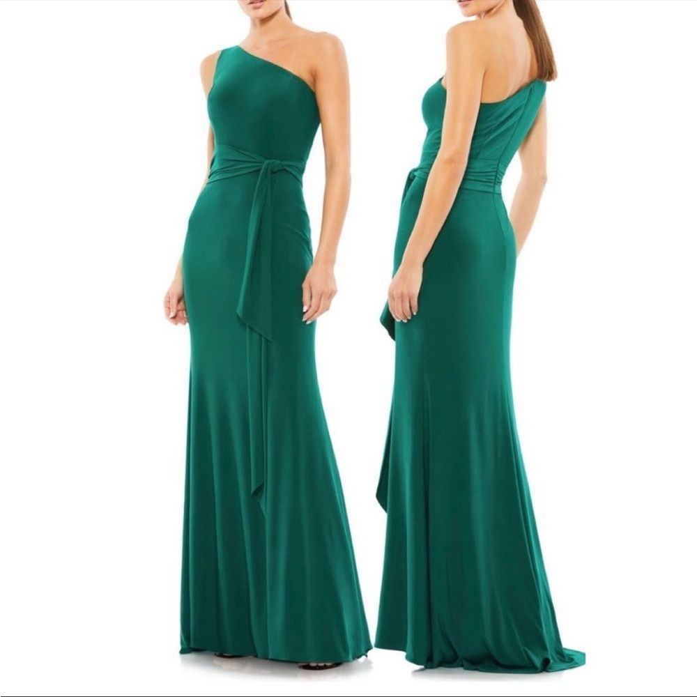 Ieena For MacDuggal Jersey One Shoulder Gown Emerald Green size 10